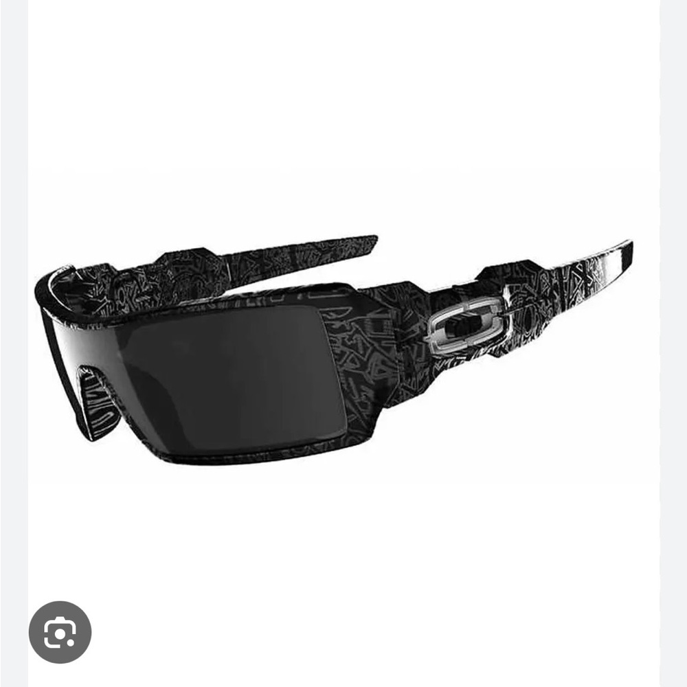 SOLD - Oakley oil rigs, very good condition